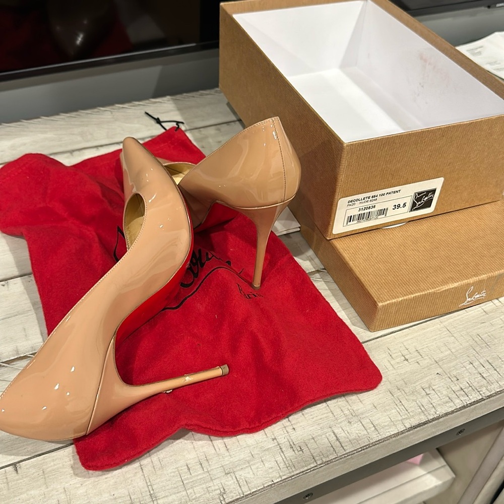 Christian louboutin heels pointy toe